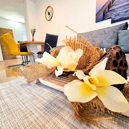 Julia Apartment